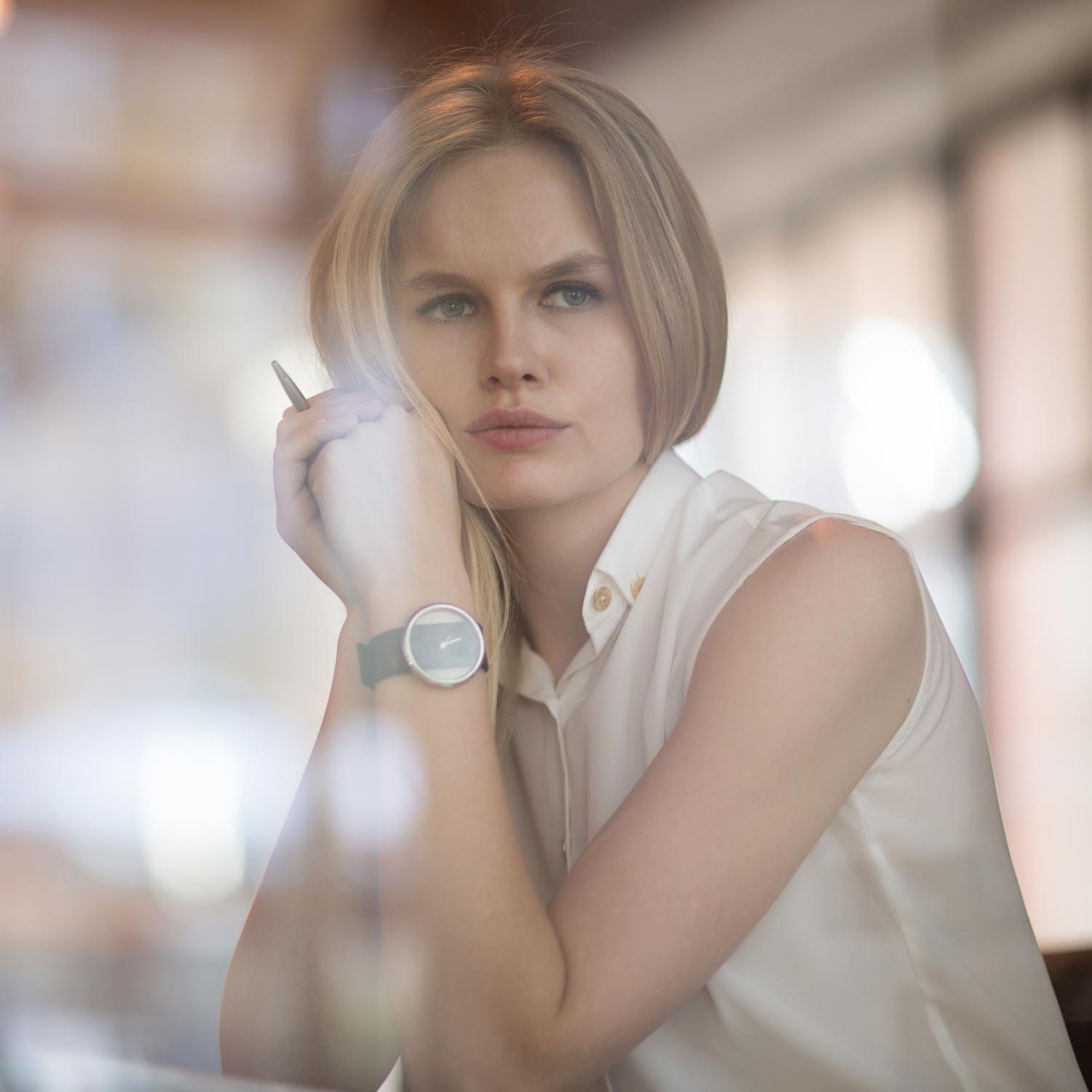 Gör som alla andra, omplacera henne, sa rösten inom mig