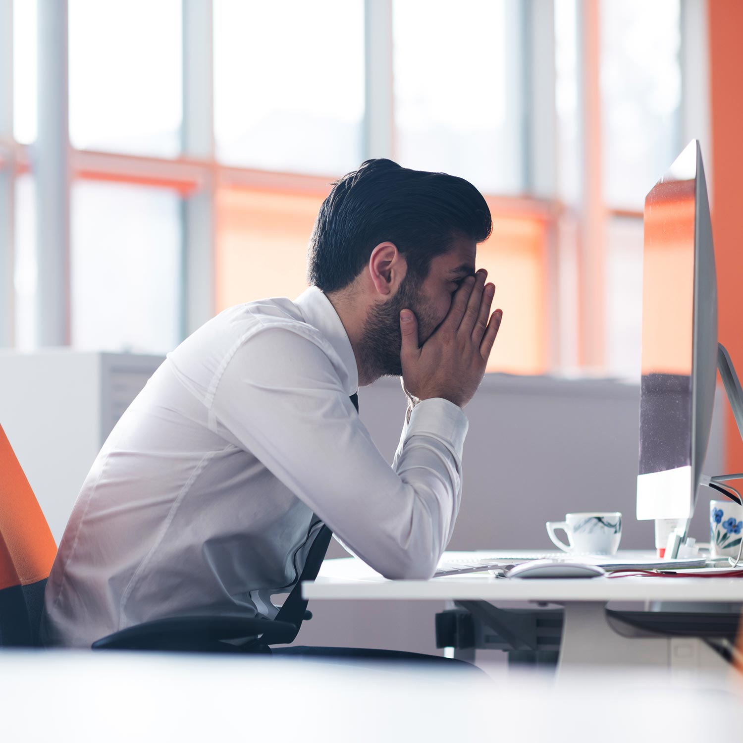 Kollega dricker för mycket – vad ska jag göra?